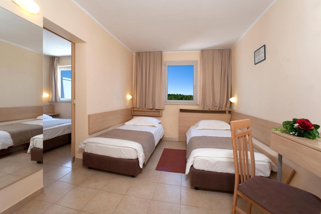 Hotel Delfin Plava Laguna Mugeba Ngoại thất bức ảnh