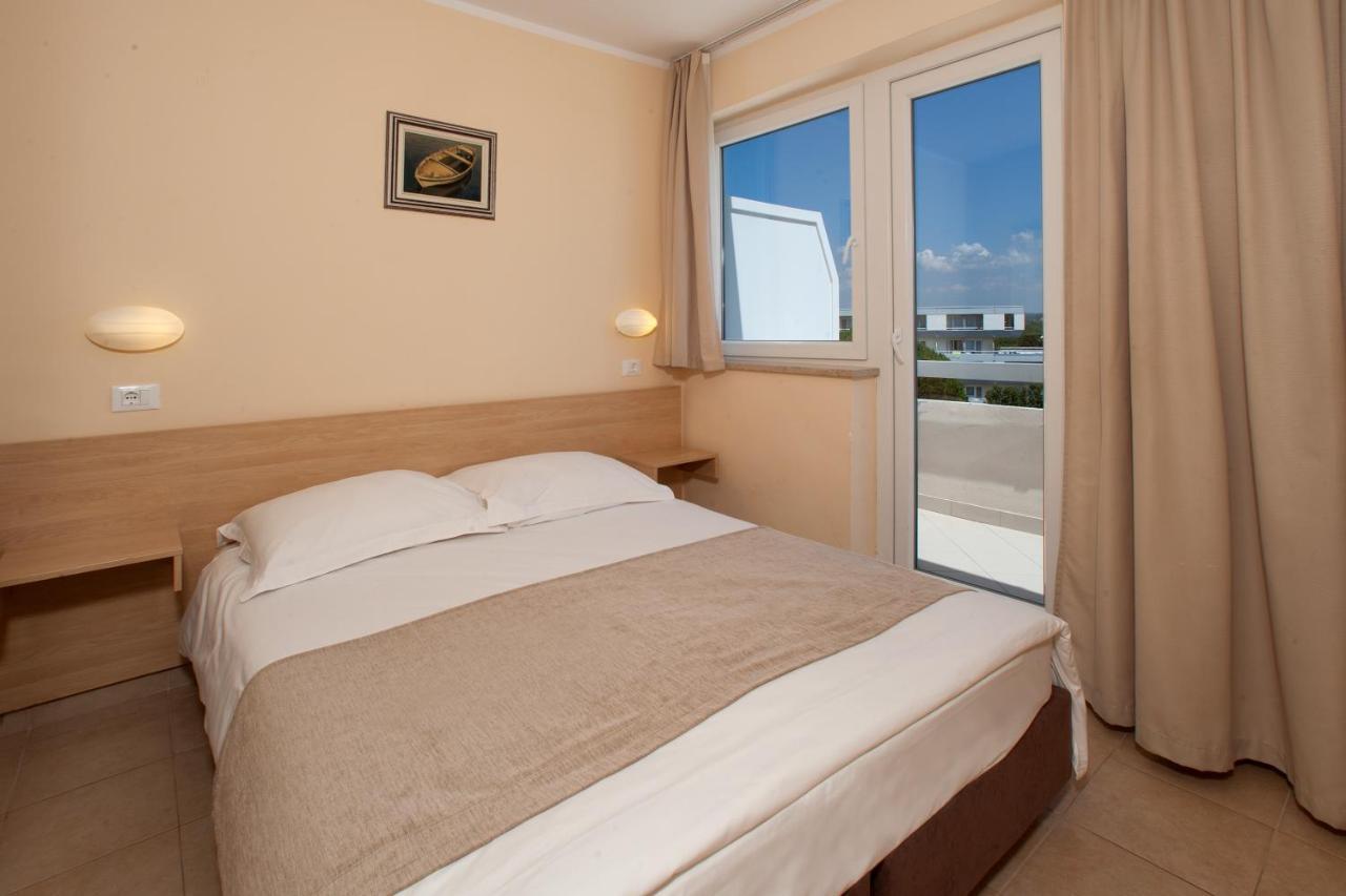 Hotel Delfin Plava Laguna Mugeba Ngoại thất bức ảnh