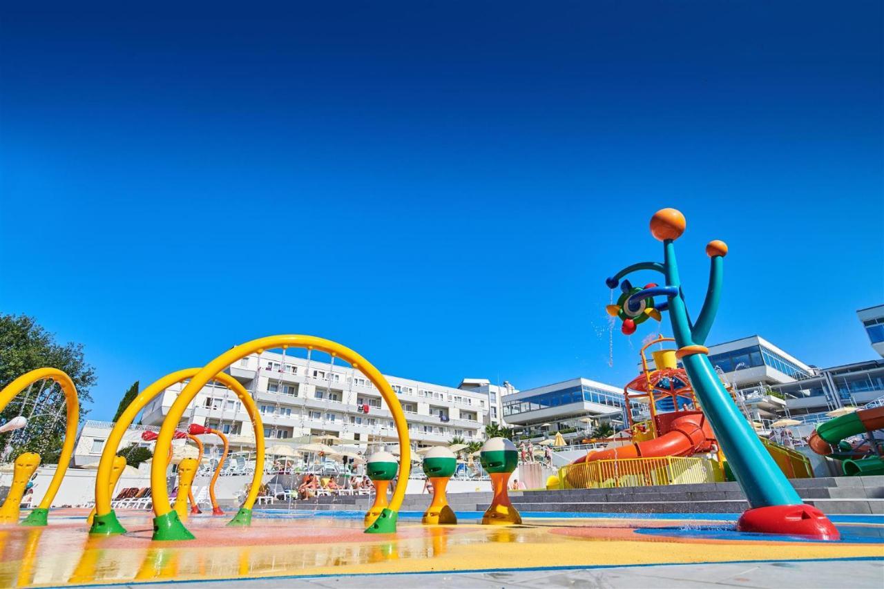 Hotel Delfin Plava Laguna Mugeba Ngoại thất bức ảnh